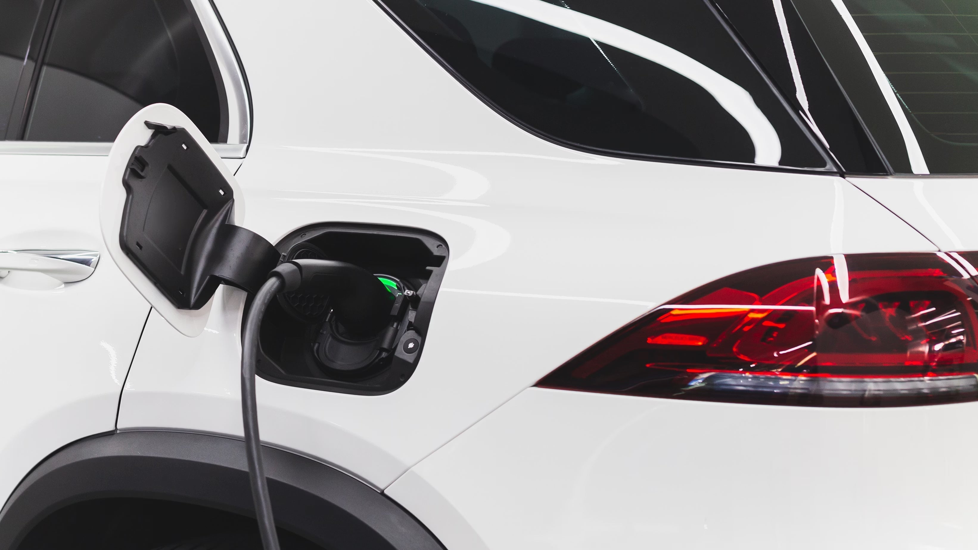Guide d'Entretien Esthétique pour les Véhicules Électriques et Hybrides